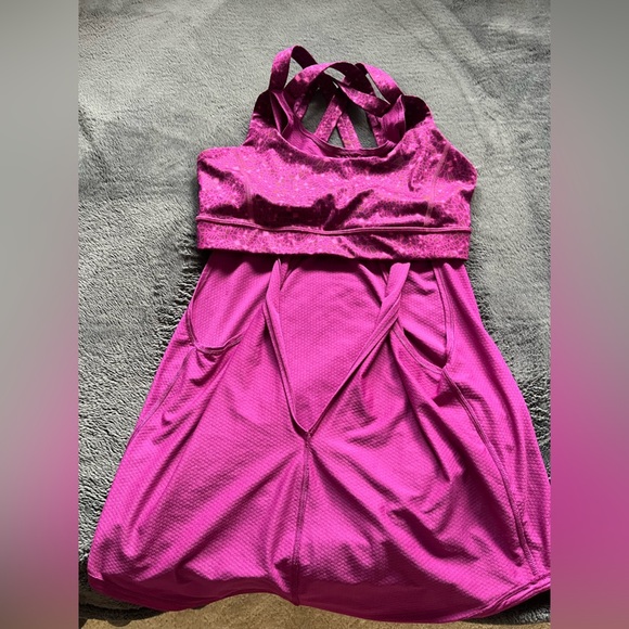 COPY - Lululemon Workout Athletic Tank Top with Built-in Sports Bra Size 6 in E… - Picture 4 of 11